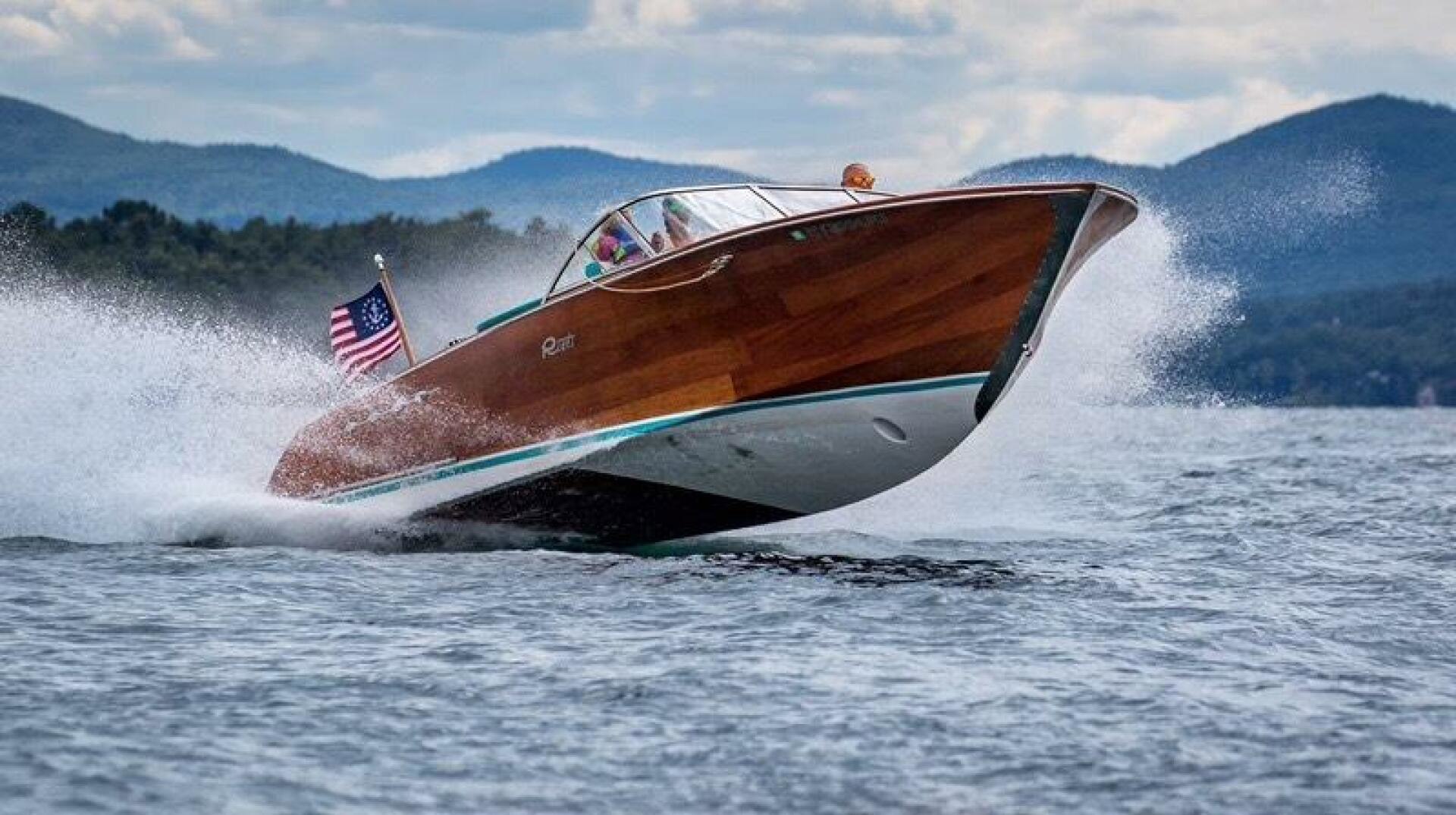 Riva Reets Replica Super Aquarama