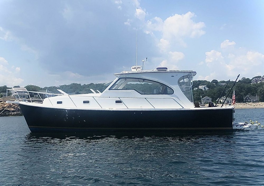 Latitude Yacht Brokerage