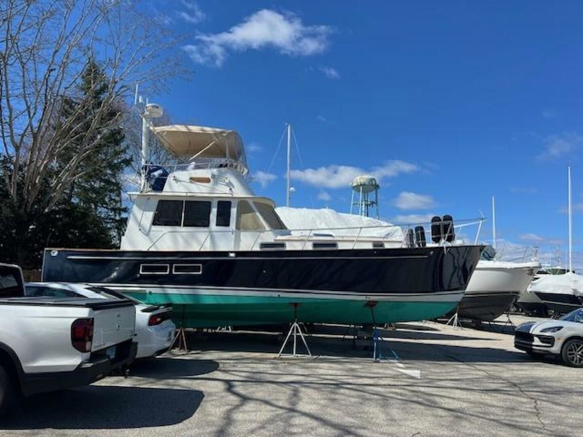 Legacy 40 Flybridge