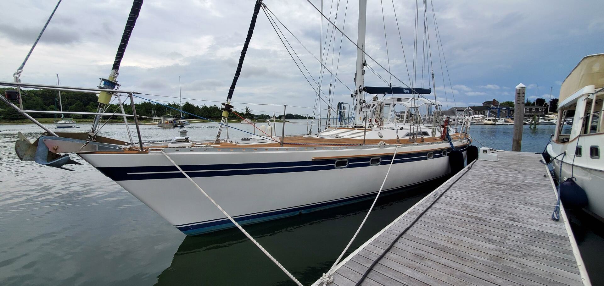 Tayana 55 Centercockpit