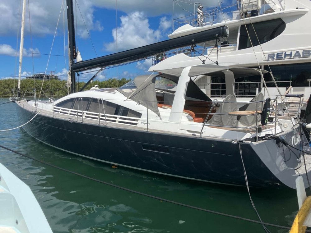 Latitude Yacht Brokerage