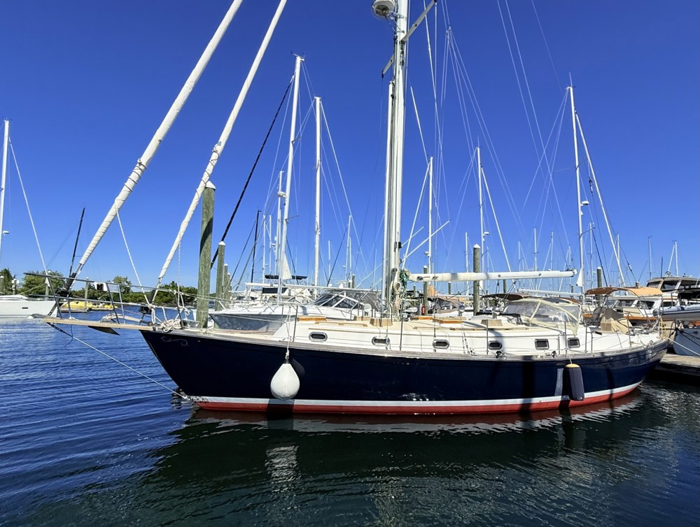 Latitude Yacht Brokerage