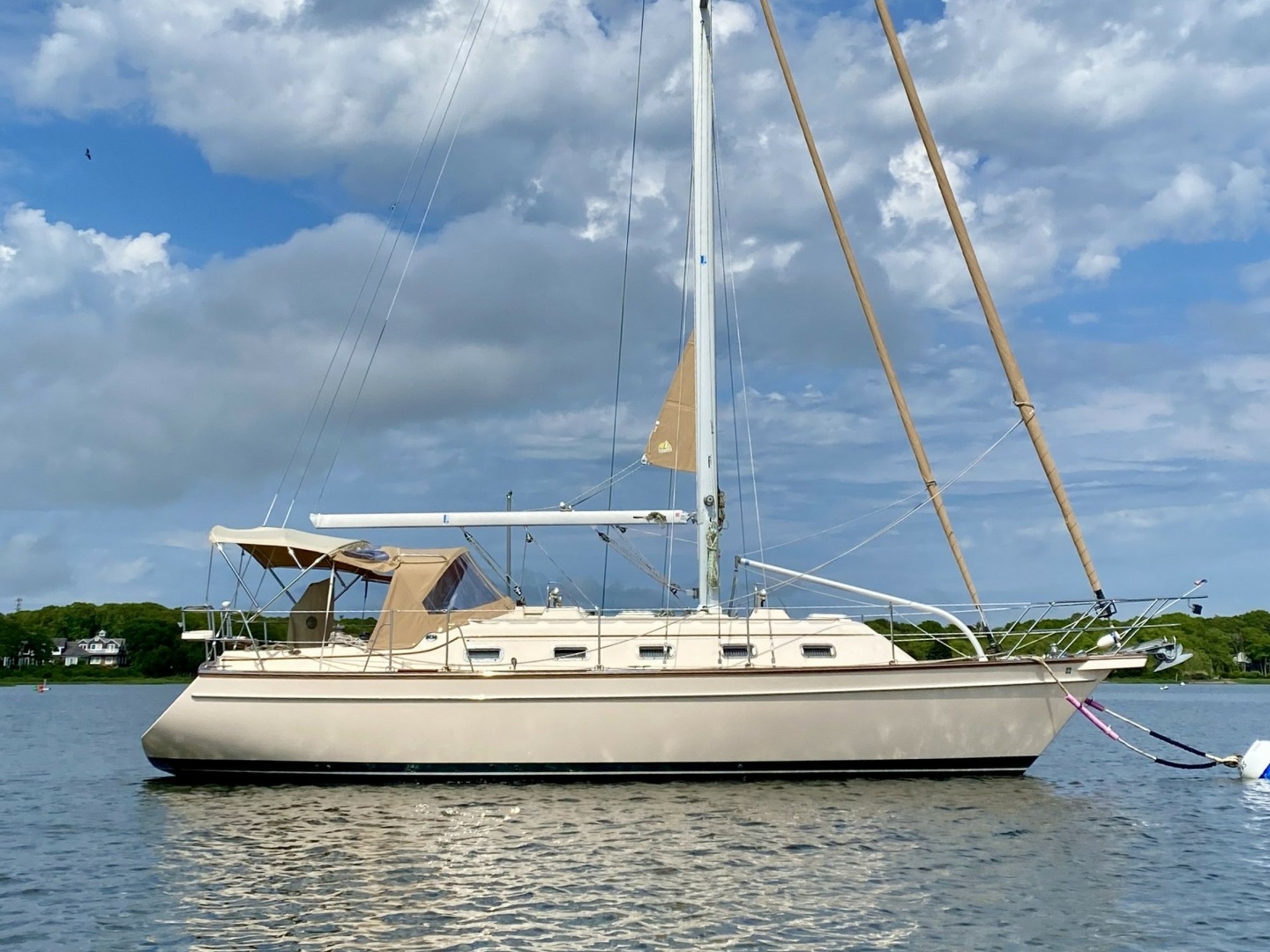 Island Packet 370
