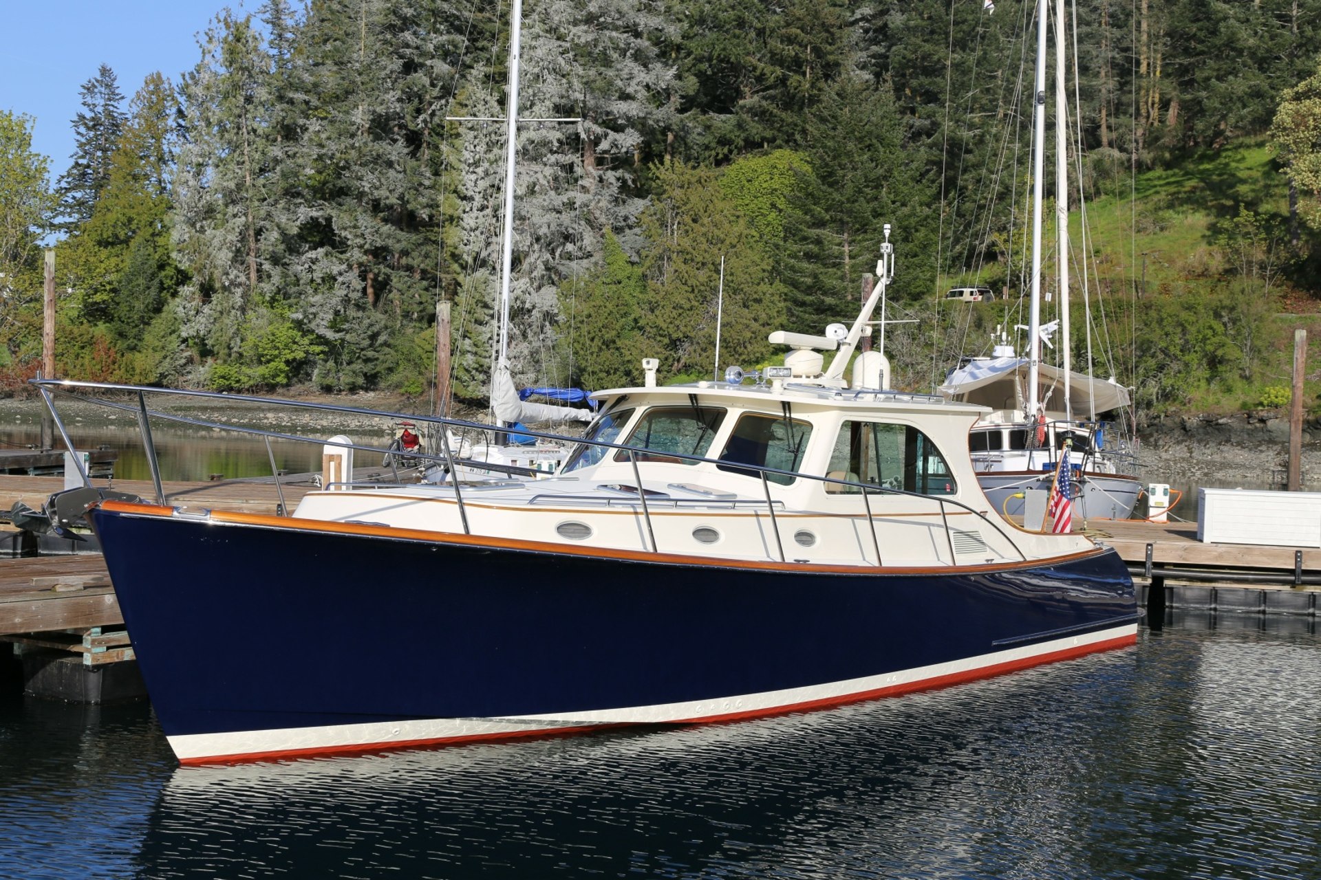 Hinckley Talaria 44